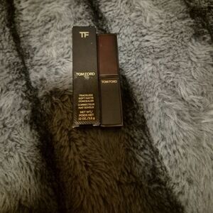TOM FORD TRACELESS SOFT MATTE CONCEALER ALMOND
